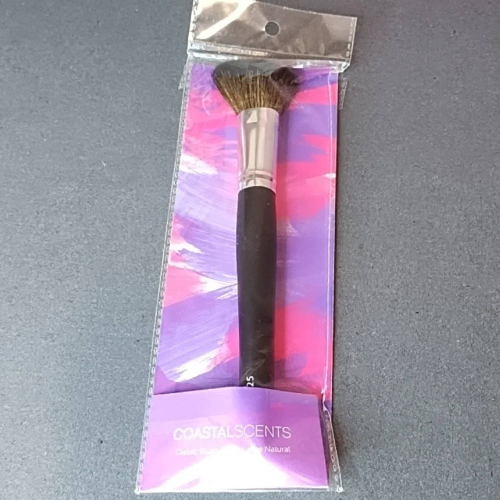 Make-up BRUSH - Picture 1 of 7
